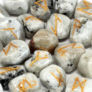 Kép 2/3 - rúna kövek szettben szivárvány holdkőből